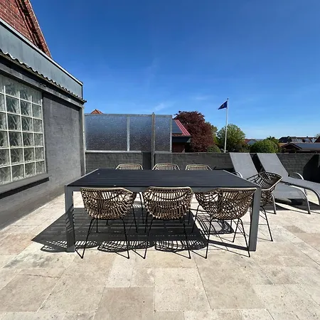 Bel Etage Im Historischen Amtshaus Villa Fehmarn